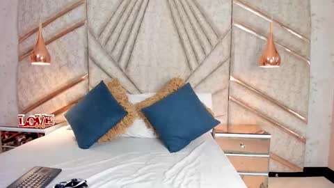 skylerbloom online show from October 2025 03:28:01 AM