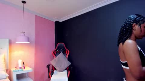 skylerbloom online show from October 2025 03:18:02 AM