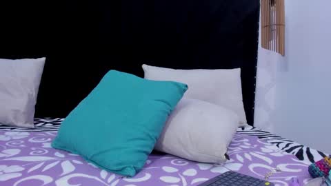 Skynny online show from February 2025 09:16:02 PM