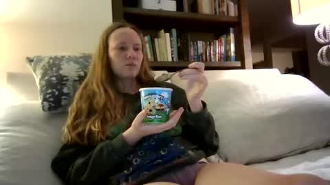 Sky Winters online show from September 2025 12:12:01 AM