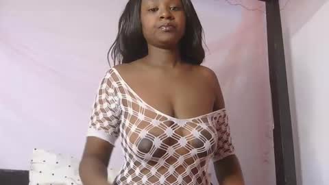 Snapshot of skyy_brown chatting on January 2025 10:35:02 PM Bella online show from January 2025 10:35:02 PM