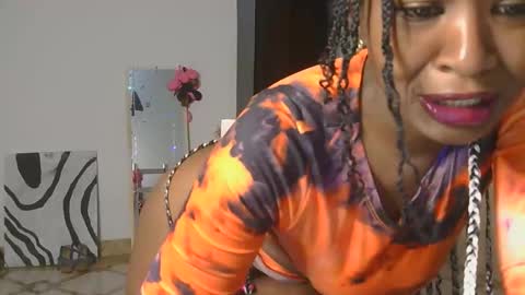 Snapshot of skyy_brown chatting on November 2025 10:31:01 PM Bella online show from November 2025 10:31:01 PM