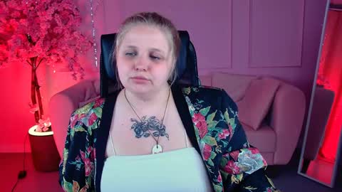 Snapshot of sladadeew chatting on June 2026 09:19:02 AM Slada Deew online show from June 2026 09:19:02 AM