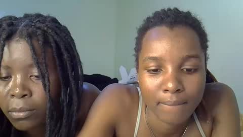 sleciah online show from December 2025 07:32:01 PM