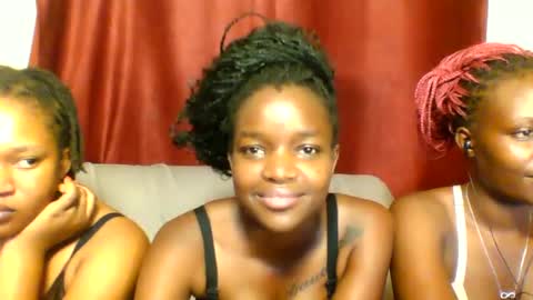 Snapshot of sleek_ass chatting on February 2025 10:37:01 PM sleek_ass online show from February 2025 10:37:01 PM