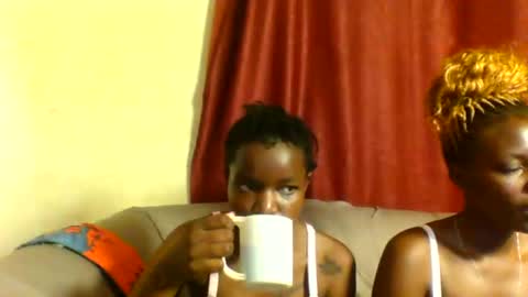 Snapshot of sleek_ass chatting on March 2025 12:31:02 PM sleek_ass online show from March 2025 12:31:02 PM