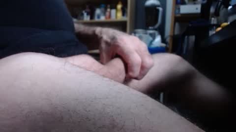 sliderguy699 online show from December 2025 02:13:01 PM