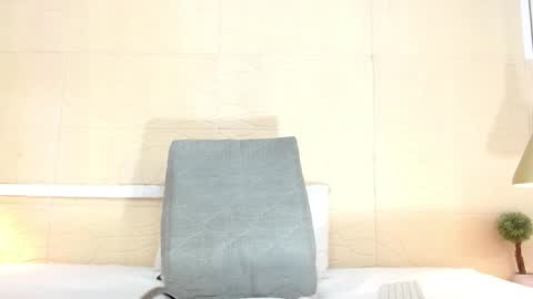 slim_chocobar18 online show from January 2025 02:21:02 PM