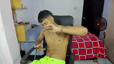 slim_master12 online show from January 2025 12:14:01 PM