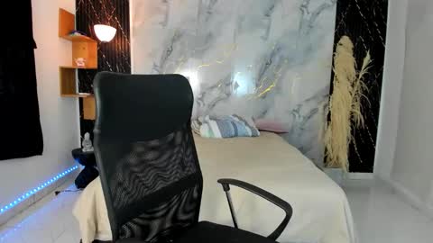 slim_master12 online show from April 2026 09:50:01 PM