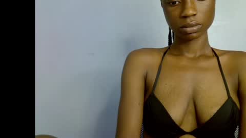 Snapshot of slim_petitqueen chatting on April 2026 08:02:02 AM Alice online show from April 2026 08:02:02 AM