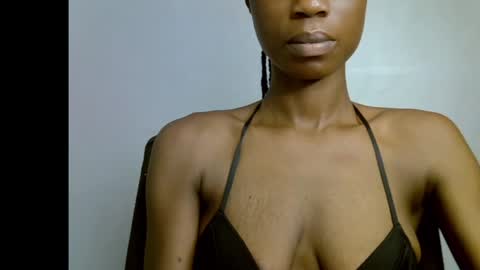 Snapshot of slim_petitqueen chatting on April 2026 05:54:02 PM Alice online show from April 2026 05:54:02 PM