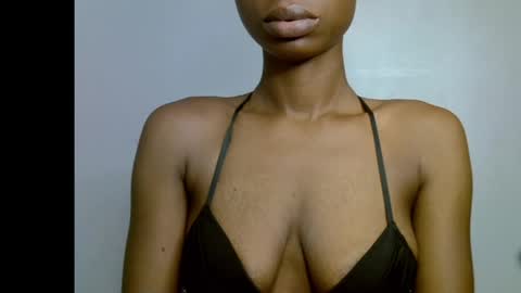 Snapshot of slim_petitqueen chatting on April 2026 06:44:02 AM Alice online show from April 2026 06:44:02 AM