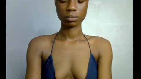 Snapshot of slim_petitqueen chatting on May 2026 05:19:01 PM Alice online show from May 2026 05:19:01 PM