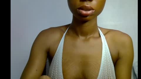 Snapshot of slim_petitqueen chatting on May 2026 07:25:01 AM Alice online show from May 2026 07:25:01 AM