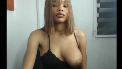 Snapshot of slim_queen2 chatting on June 2026 08:05:02 AM Slim queen2 online show from June 2026 08:05:02 AM