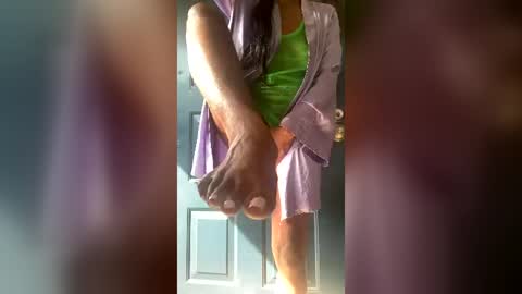 slimmmgooodie69 online show from July 2026 02:29:01 PM