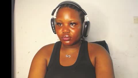 Jemila online show from November 2025 07:58:01 PM