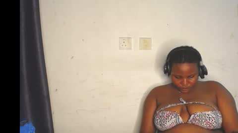 Jemila online show from November 2025 09:15:01 PM