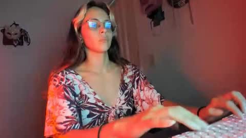 Snapshot of slone03 chatting on November 2025 01:15:01 AM slone03 online show from November 2025 01:15:01 AM