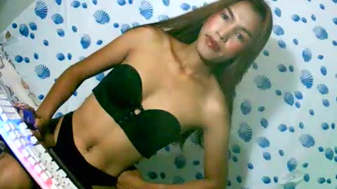 Snapshot of slut_goddessqueen69 chatting on October 2025 04:05:02 AM slut_goddessqueen69 online show from October 2025 04:05:02 AM