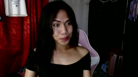 Snapshot of slutqueen_raz chatting on December 2024 11:17:02 PM Raz online show from December 2024 11:17:02 PM