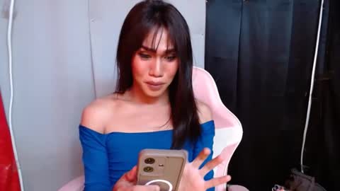 Snapshot of slutqueen_raz chatting on February 2025 02:01:02 AM Raz online show from February 2025 02:01:02 AM