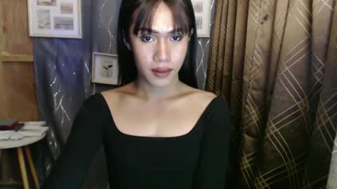 Snapshot of slutqueen_raz chatting on February 2025 02:57:01 PM Raz online show from February 2025 02:57:01 PM
