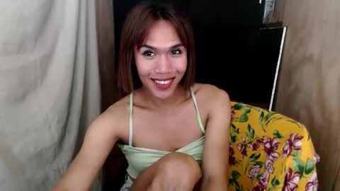 Snapshot of slutqueen_raz chatting on September 2025 05:14:02 PM Raz online show from September 2025 05:14:02 PM