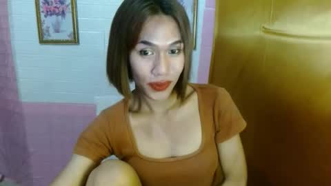 Snapshot of slutqueen_raz chatting on October 2025 02:47:01 PM Raz online show from October 2025 02:47:01 PM