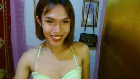 Snapshot of slutqueen_raz chatting on November 2025 03:23:02 PM Raz online show from November 2025 03:23:02 PM