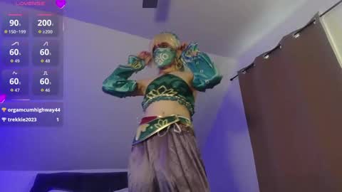 Snapshot of sluttyhorrorparty chatting on October 2025 07:59:01 PM Natsu online show from October 2025 07:59:01 PM