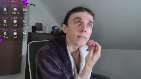 Snapshot of sluttyhorrorparty chatting on November 2025 06:35:01 PM Natsu online show from November 2025 06:35:01 PM