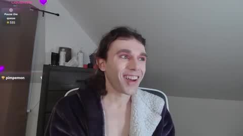 Snapshot of sluttyhorrorparty chatting on November 2025 06:20:01 PM Natsu online show from November 2025 06:20:01 PM