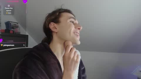 Snapshot of sluttyhorrorparty chatting on December 2025 06:35:02 PM Natsu online show from December 2025 06:35:02 PM