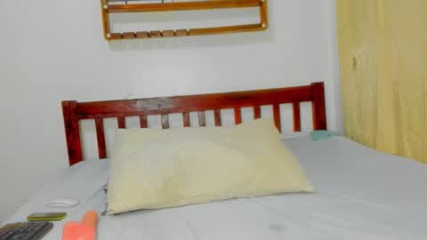 Sexyslutt online show from October 2025 09:48:01 PM