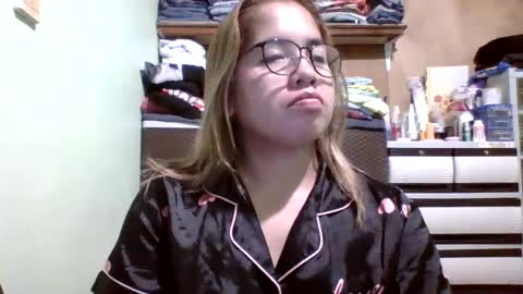 Snapshot of small_boobs59 chatting on February 2025 08:46:01 PM Lovewella online show from February 2025 08:46:01 PM