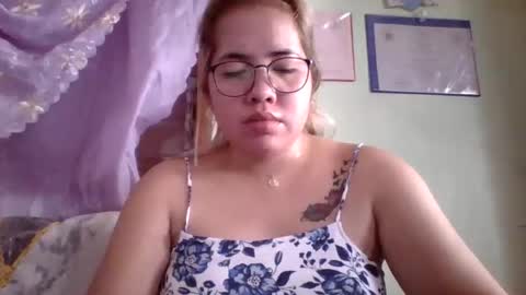 Snapshot of small_boobs59 chatting on September 2025 03:29:01 AM Lovewella online show from September 2025 03:29:01 AM