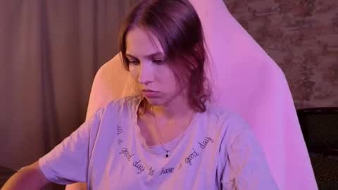 Snapshot of small_emma0 chatting on September 2025 04:18:01 PM Emma online show from September 2025 04:18:01 PM