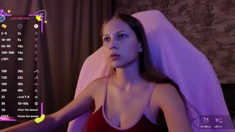 Snapshot of small_emma0 chatting on November 2025 08:10:01 PM Emma online show from November 2025 08:10:01 PM