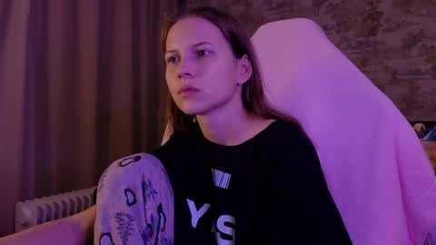 Snapshot of small_emma0 chatting on February 2026 03:53:02 PM Emma online show from February 2026 03:53:02 PM