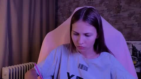 Snapshot of small_emma0 chatting on March 2026 11:00:01 PM Emma online show from March 2026 11:00:01 PM