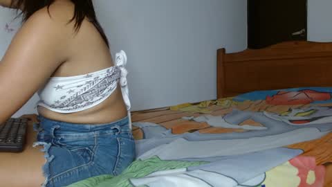 smallflorecita online show from January 2025 06:50:01 PM