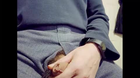 Small Hairy Uncut online show from November 2025 05:57:01 PM