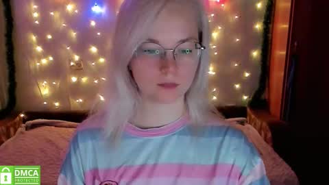 smallimpmeili online show from November 2025 08:33:02 PM