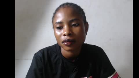 Snapshot of smallsluty chatting on June 2026 05:48:01 AM smallsluty online show from June 2026 05:48:01 AM