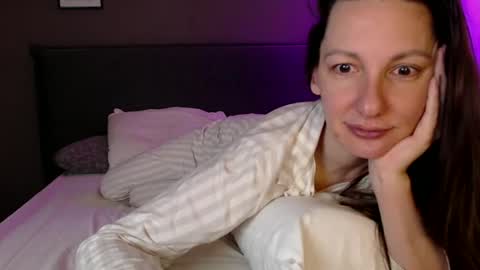 Anna no bbbbybybbabebyy just Anna. And dont call me mom please. online show from February 2025 04:04:01 AM