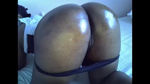 smart_lilly online show from November 2025 04:59:02 AM