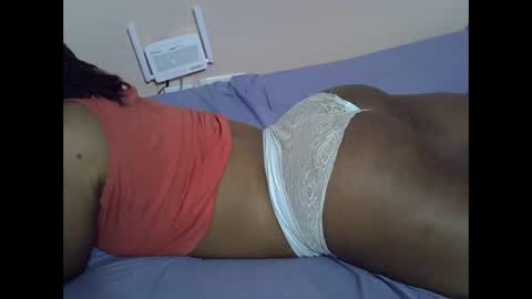 Snapshot of smart_lilly chatting on June 2026 07:04:02 PM smart_lilly online show from June 2026 07:04:02 PM