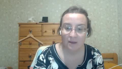 Snapshot of smart_rose chatting on May 2026 06:09:01 PM smart_rose online show from May 2026 06:09:01 PM